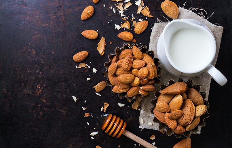 Lý do phụ nữ mang bầu bác sĩ khuyên hãy ăn hạt hạnh nhân