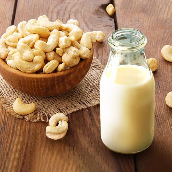 Bật mí công dụng & cách làm sữa hạt điều thơm béo, đầy dinh dưỡng cho gia đình