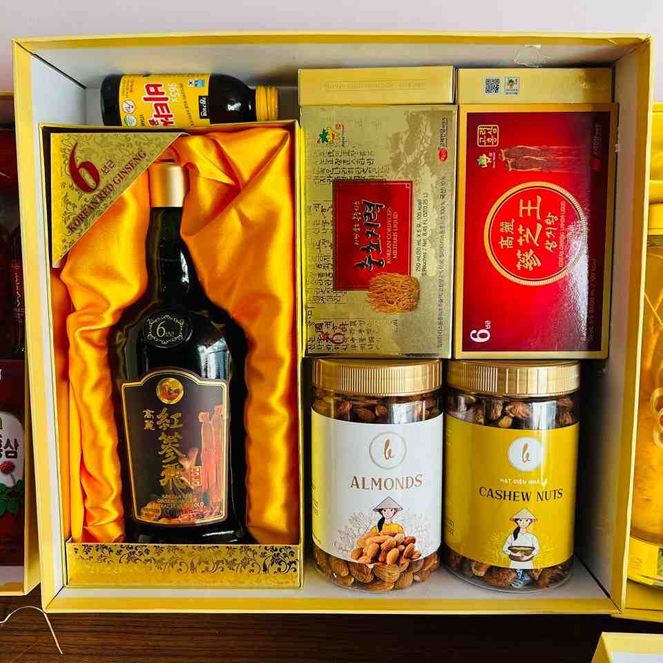 Set hộp quà tặng nước hồng sâm đỏ Hàn Quốc thượng hạng và hạt dinh dưỡng dành chuyên tặng cho khách siêu Vip